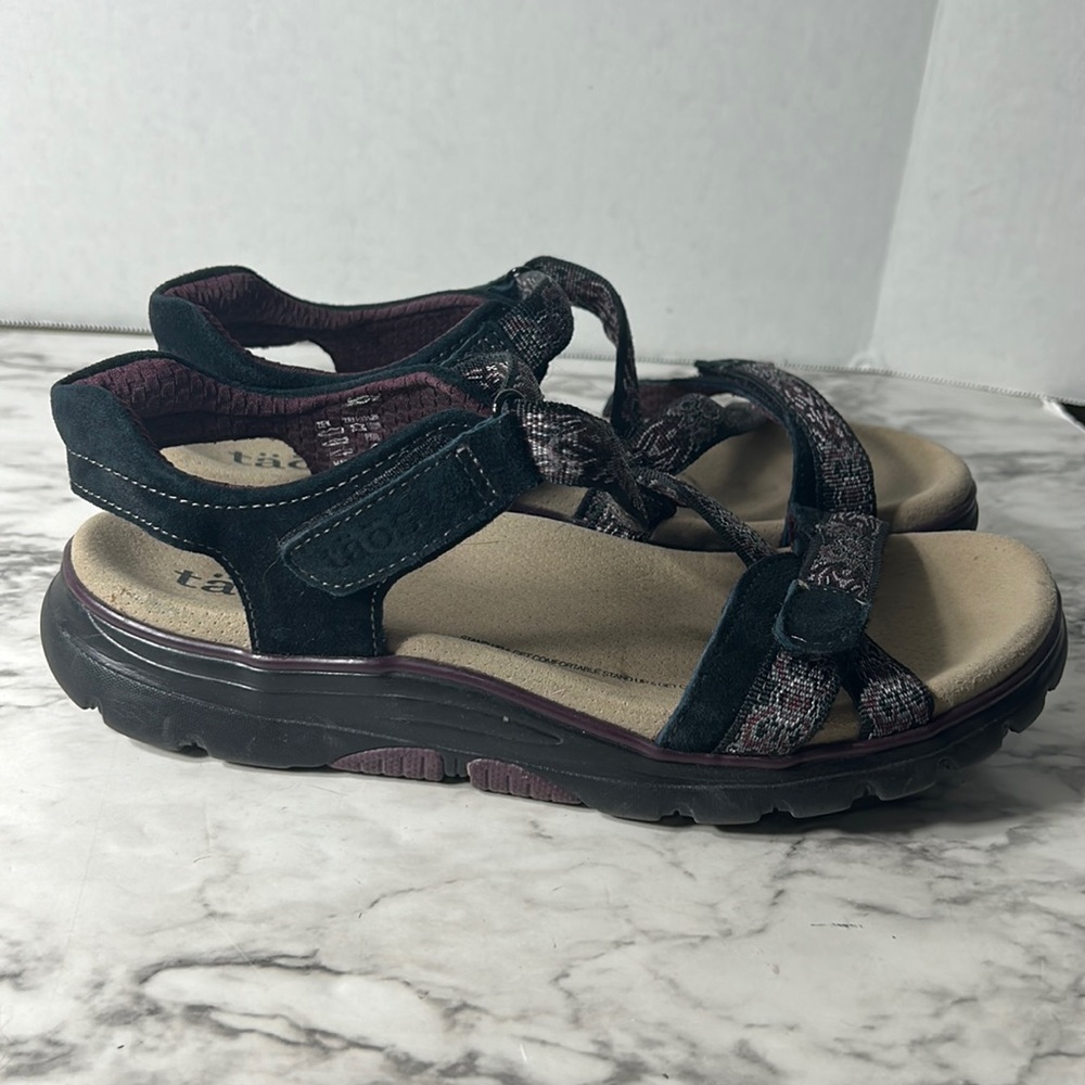 TAOS ZEN printed adjustable straps hiking outdoor women’s size 9